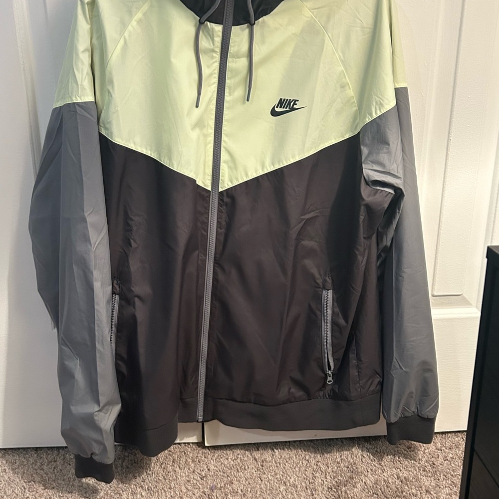 Nike Men's Black and Gray Jacket